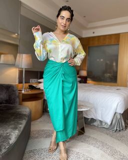Kusha Kapila feet photo 9