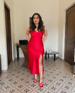 Kusha Kapila feet photo 7