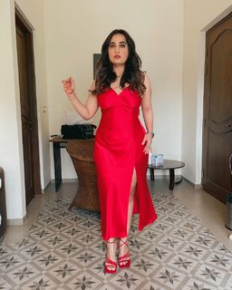 Kusha Kapila feet photo 6