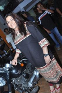 Kushboo feet photo 7