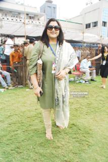 Kushboo feet photo 7