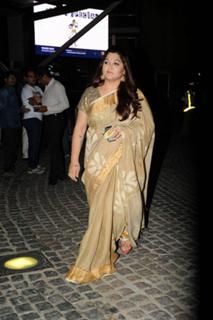 Kushboo feet photo 4
