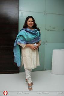 Kushboo feet photo 3