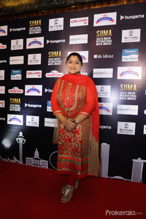 Kushboo feet photo 1