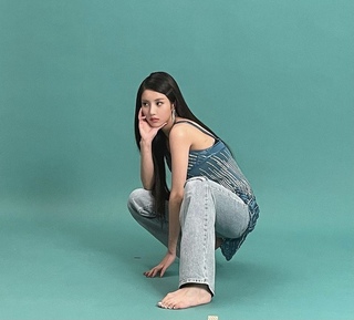 Kwon Eun-bi feet photo thumbnail