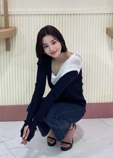 Kwon Eun-bi feet photo thumbnail