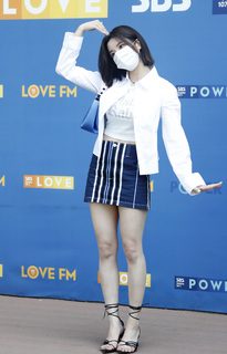 Kwon Eun-bi feet photo thumbnail