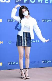 Kwon Eun-bi feet photo thumbnail