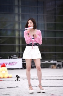 Kwon Eun-bi feet photo thumbnail