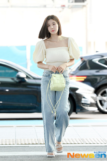 Kwon Eun-bi feet photo thumbnail