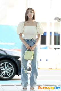 Kwon Eun-bi feet photo thumbnail