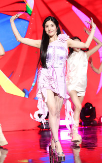 Kwon Eun-bi feet photo thumbnail