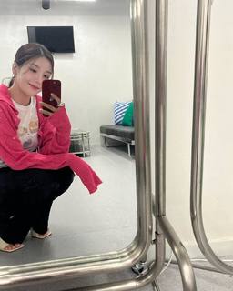 Kwon Eun-bi feet photo thumbnail