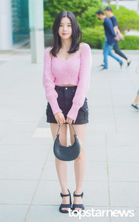 Kwon Eun-bi feet photo thumbnail