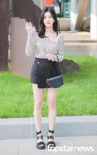 Kwon Eun-bi feet photo thumbnail