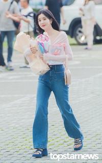 Kwon Eun-bi feet photo thumbnail