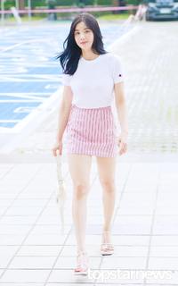 Kwon Eun-bi feet photo thumbnail