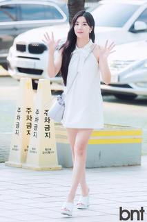 Kwon Eun-bi feet photo thumbnail