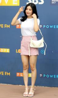 Kwon Eun-bi feet photo thumbnail