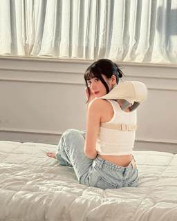 Kwon Eun-bi feet photo thumbnail