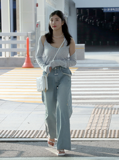 Kwon Eun-bi feet photo thumbnail