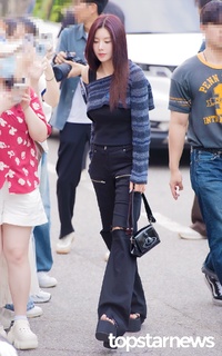 Kwon Eun-bi feet photo thumbnail