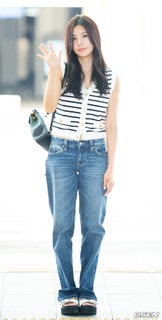 Kwon Eun-bi feet photo thumbnail