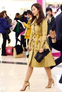 Kwon Yuri feet photo 2
