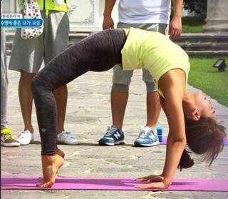 Kwon Yuri feet photo 13
