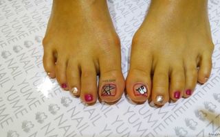 Kwon Yuri feet photo 9