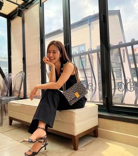 Kwon Yuri feet photo 5