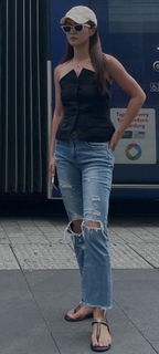 Kwon Yuri feet photo 4