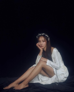Kwon Yuri feet photo 14