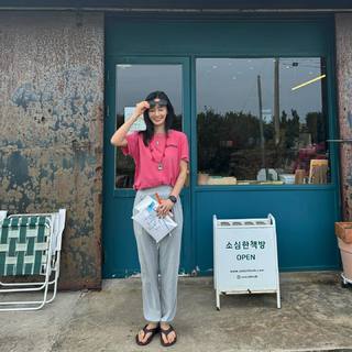 Kwon Yuri feet photo 17