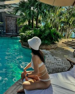 Kwon Yuri feet photo 13