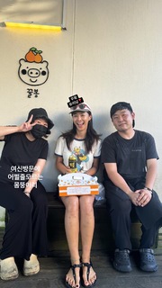 Kwon Yuri feet photo 12