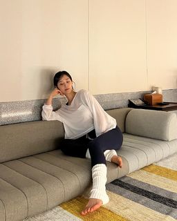 Kwon Yuri feet photo 18