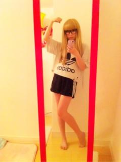 Kyary Pamyu Pamyu feet photo 3