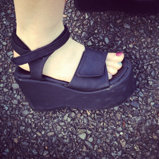 Kyary Pamyu Pamyu feet photo 15