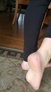Kyle Unfug feet photo thumbnail