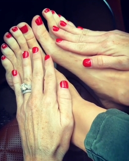 Kyle Unfug feet photo thumbnail