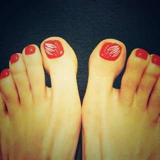 Kyle Unfug feet photo thumbnail