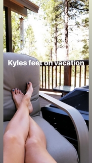 Kyle Unfug feet photo thumbnail