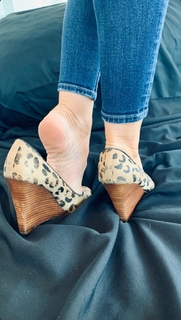 Kyle Unfug feet photo thumbnail