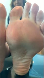 Kyle Unfug feet photo thumbnail