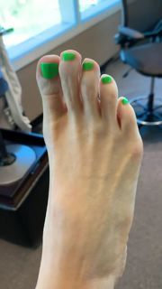 Kyle Unfug feet photo thumbnail