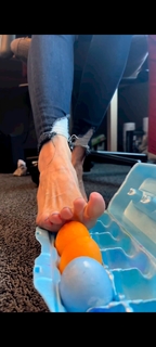 Kyle Unfug feet photo thumbnail