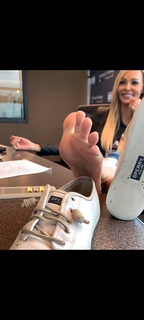 Kyle Unfug feet photo thumbnail