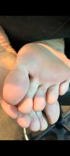 Kyle Unfug feet photo thumbnail
