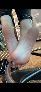 Kyle Unfug feet photo thumbnail